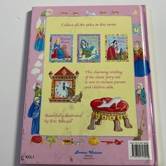 6/$20 ⭐️ Cinderella Book - Picture 2 of 3